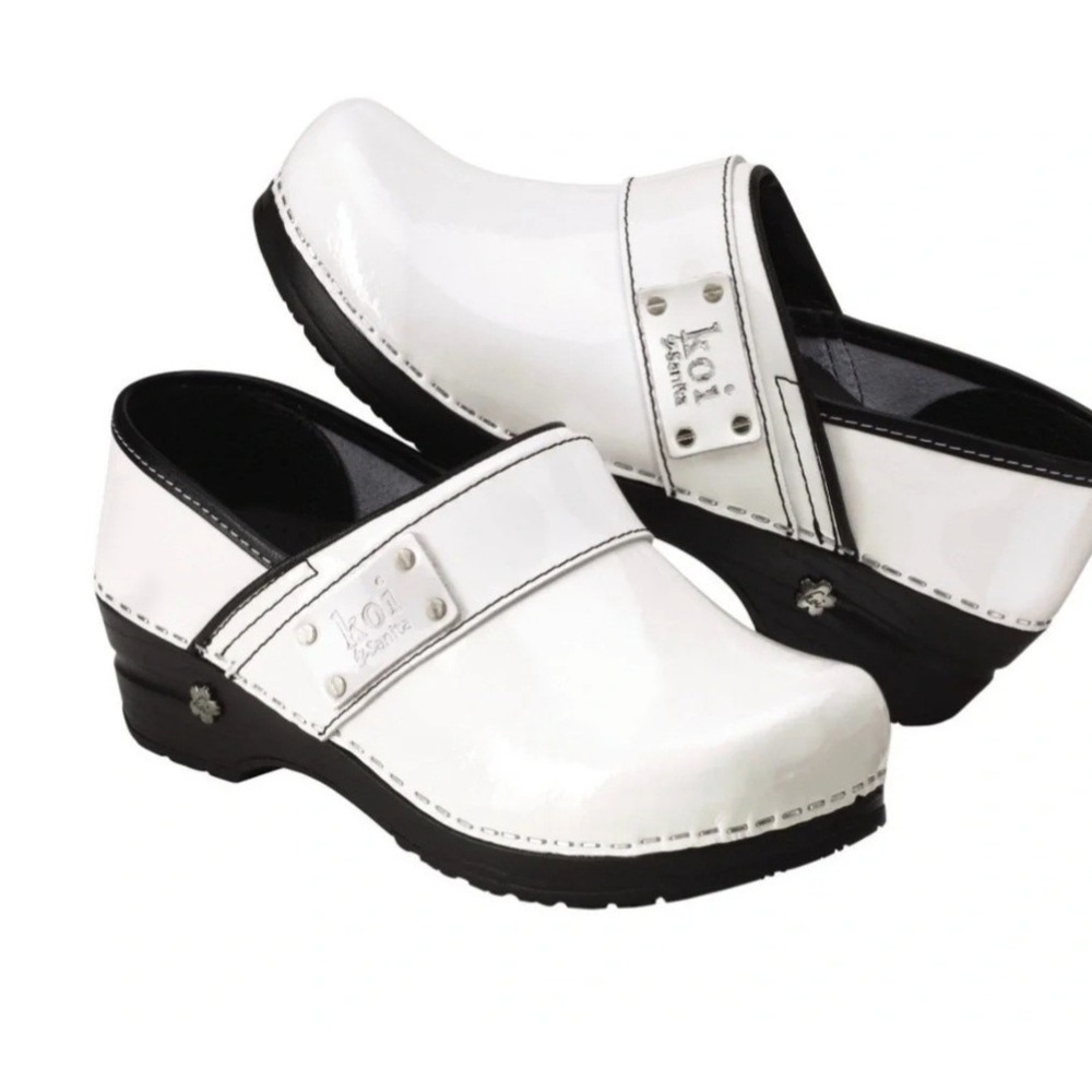 Koi by Sanita Lindsey Clogs Women Sz 37/6.5 White Patent Leather Comfort Shoes